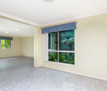 Spacious Family Home in Great Location! - Photo 5