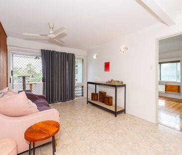 NEAT AND TIDY TWO BEDROOM HOME IN KIRWAN! - Photo 6