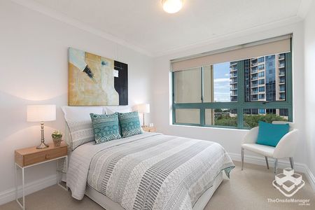 UNFURNISHED SPACIOUS 3 BEDROOM APARTMENT - Photo 4