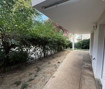 Location Appartement 2 pièces 47m² STE FOY LES LYON 69110 - Photo 6