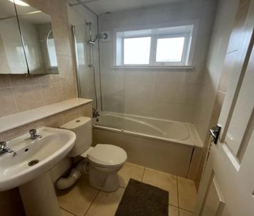 3 bedroom flat to rent - Photo 6