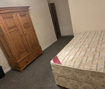 Room in a Shared Flat, Westbourne Gardens, BN3 - Photo 1