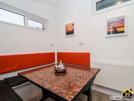 1 bed Penthouse in 60 Wellington Road , Camborne, TR14 7LQ - Photo 3