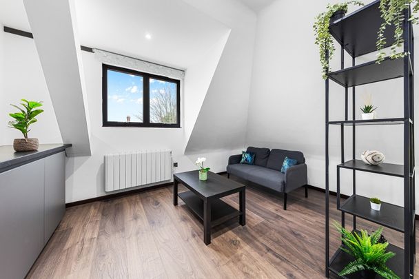 Studio Flat, Woodstock Road, NW11 - Photo 1