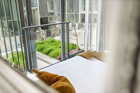 Fully Furnished 1-Bed + Study in Union Green - Photo 2