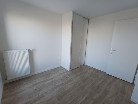 location Appartement T4 DE 82.9m² À BOBIGNY - Photo 2