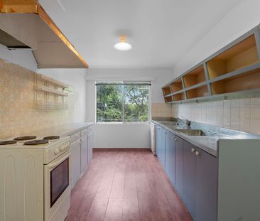 Charming Low-set Brick - Photo 1