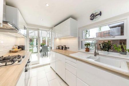 2 bedroom flat to rent - Photo 5