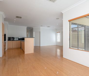 Contemporary Family Living - Photo 4