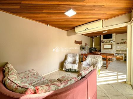 Casa com 3 quartos e 117m² para alugar em Harmonia, Canoas. - Photo 2
