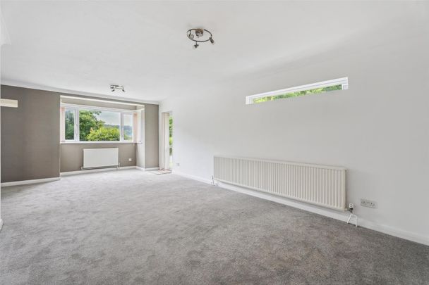 Totteridge Road, High Wycombe - Photo 1