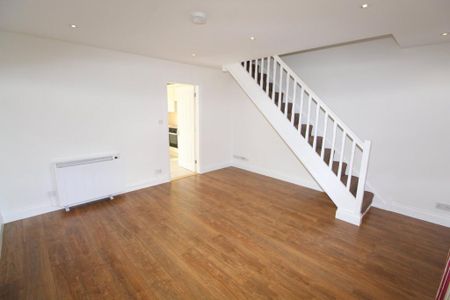 2 bedroom end of terrace house to rent - Photo 3