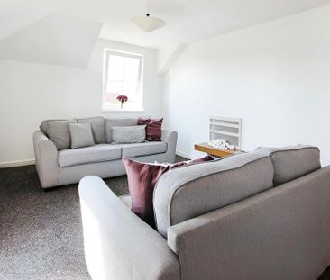2 bedroom flat to rent - Photo 2
