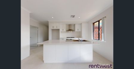 Modern 4-Bed Family Home – Walk to Shops & Minutes to the Beach! - Photo 3