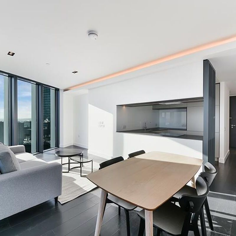 Apartment for rent in Amory Tower, London E14 - Photo 1