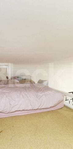 Modern Studio - Photo 1