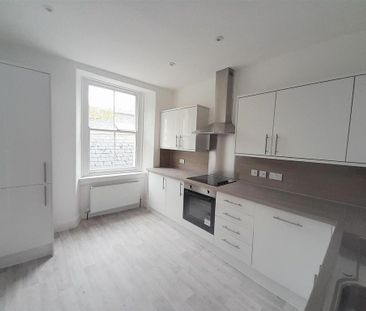 4 bedroom apartment to rent - Photo 2