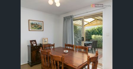 Neat & Comfortable 2-Bedroom Homette in a Quiet, Leafy Location - Photo 3