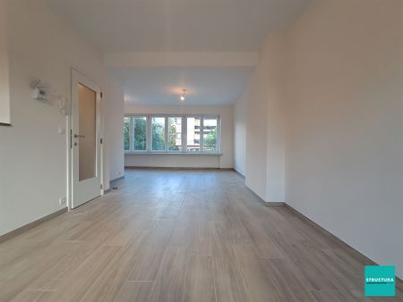 Gerenoveerde woning met garage en tuin op een top locatie - Foto 3