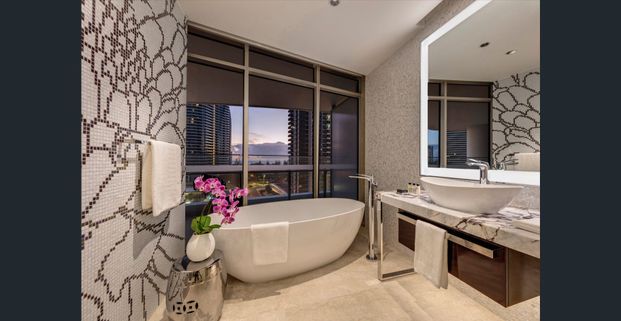 989/1 The Darling Avenue, Broadbeach, Qld 4218 - Photo 1