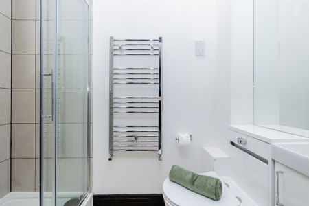 Crown House, Nuneaton, CV11 4BX - Photo 5