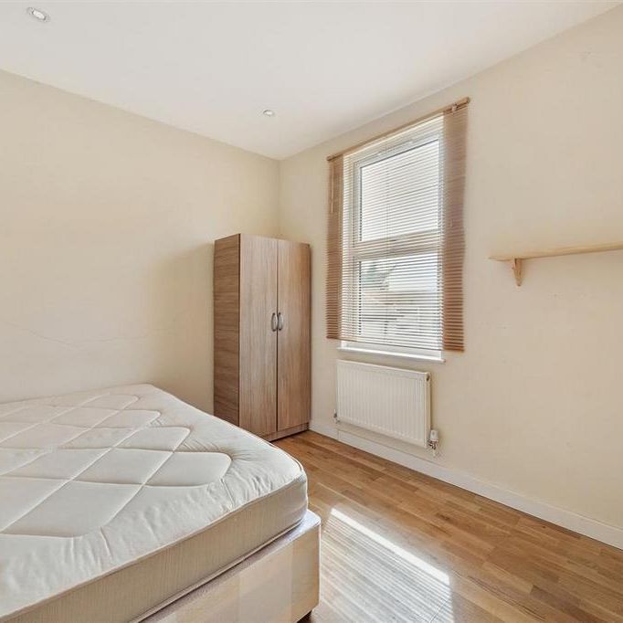 2 bedroom maisonette to rent - Photo 1