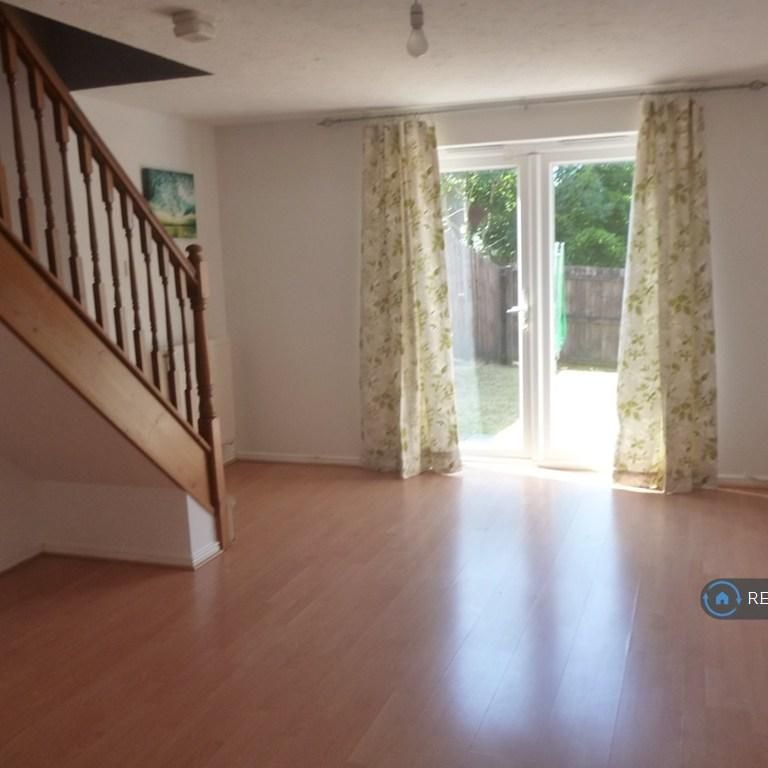 2 bedroom terraced house to rent - Photo 1