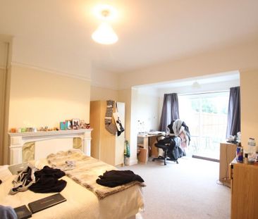 4 bedroom semi-detached house to rent - Photo 4