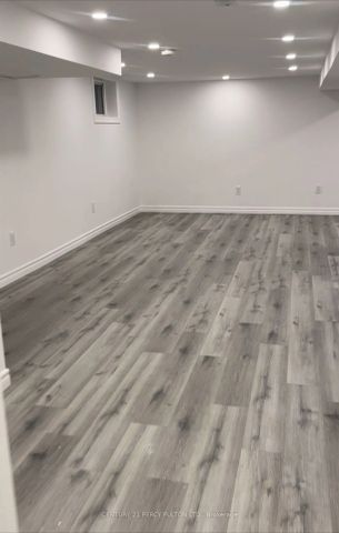 18 Flempton Crescent #Lower - Photo 4