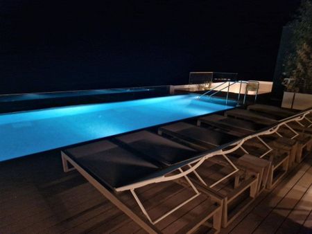 1 room luxury Flat for rent in Málaga, Spain - Photo 2