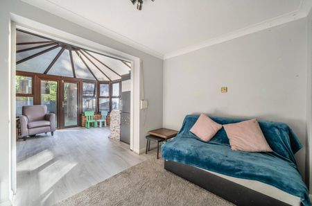 The Close, College Town, Sandhurst, Berkshire, GU47 - Photo 3