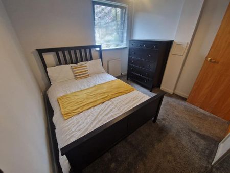 2 bedroom flat to rent - Photo 4