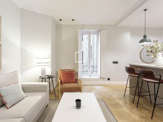 Excellent 2 Bedroom apartment for rent in Recoletos, Madrid - Photo 1