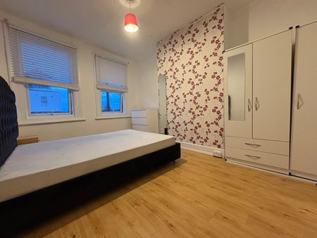 Room in a Shared Flat, Green Lanes, N13 - Photo 4