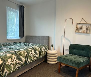 Room in a Shared House, Petersham Mews, NG7 - Photo 3