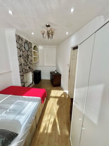 Room in a Shared House, Queensbury Road, HA0 - Photo 5