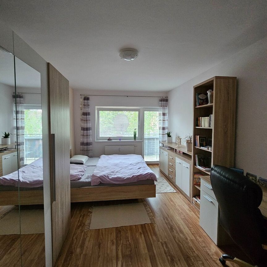 Bratislava Pod. Biskupice – prenajom 2-izb bytu s balkónom – Fotografia 1