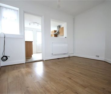 Cranleigh Road, Feltham, Middlesex,TW13 - Photo 6