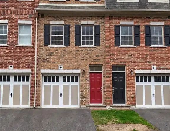 9 HYDE PARK Mews — 2 Bedroom - Photo 1
