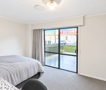 Convenient Living Close to Town - Corrie Street - Photo 4