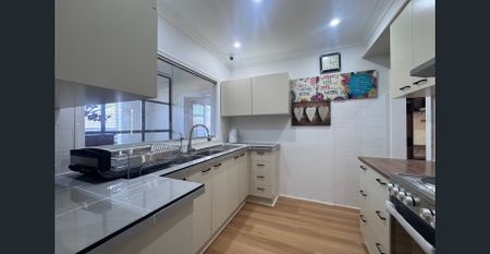 Spacious Family Home in Prime Location with AC Throughout!!! - Photo 4