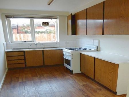 One bedroom apartment in perfect location - Photo 4