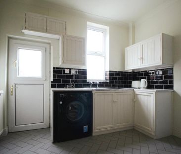 2 bedroom terraced house to rent - Photo 4