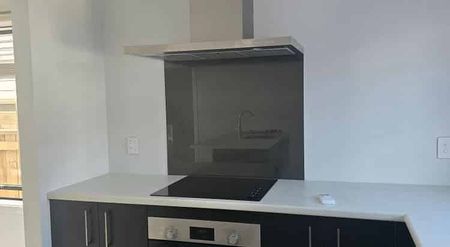 Ready to move in cozy 3bedroom house in school zon - Photo 2