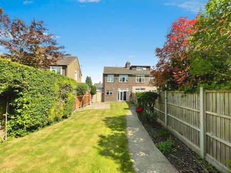 3 bedroom semi-detached house to rent - Photo 3