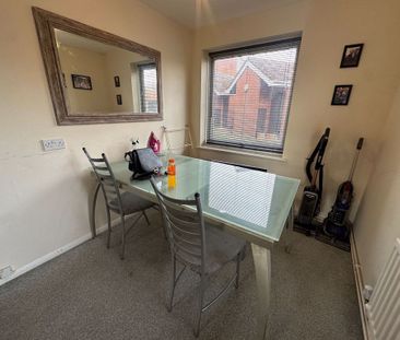 Savernake Close, Gosport, Hampshire - Photo 4