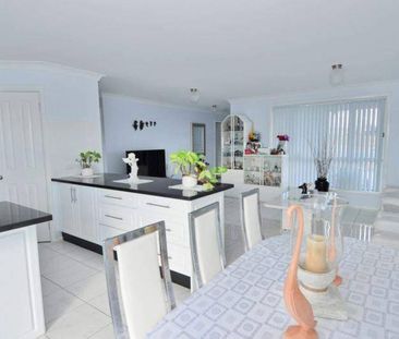 WELCOMING ON WELLESLEY - Photo 3