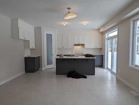 For Lease - 607 Terrier Circle, Stittsville - Munster - Richmond, Ontario - Photo 3
