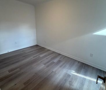 For Lease - 59 PEAREN Lane, Barrie, Ontario - Photo 4