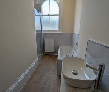 5 bedroom flat to rent - Photo 5